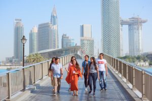 Which dress is suitable for desert safari Dubai 