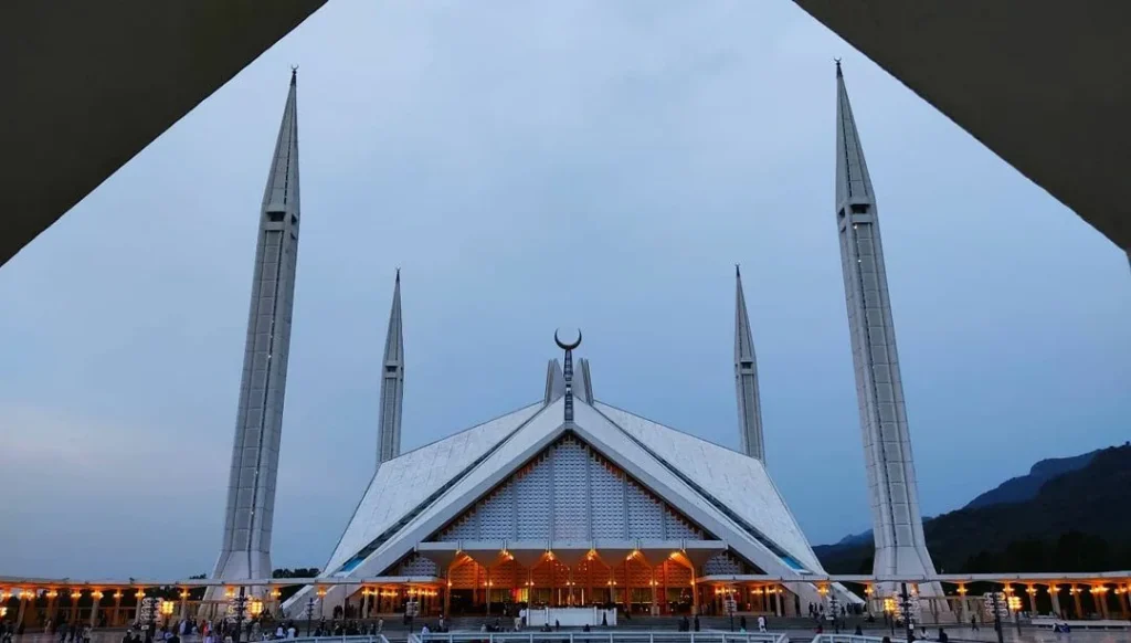 king faisal mosque in sharjah