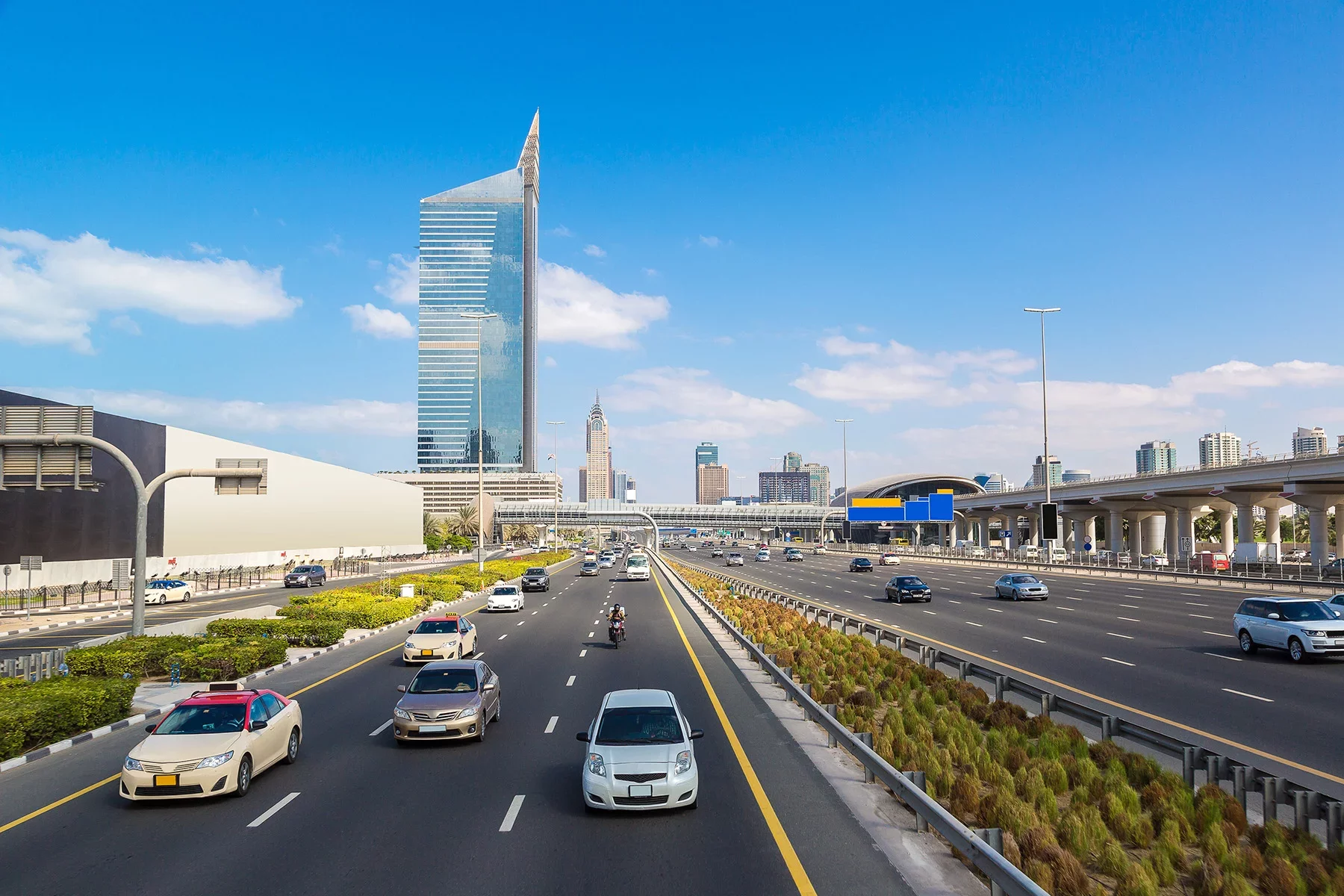 driving in uae